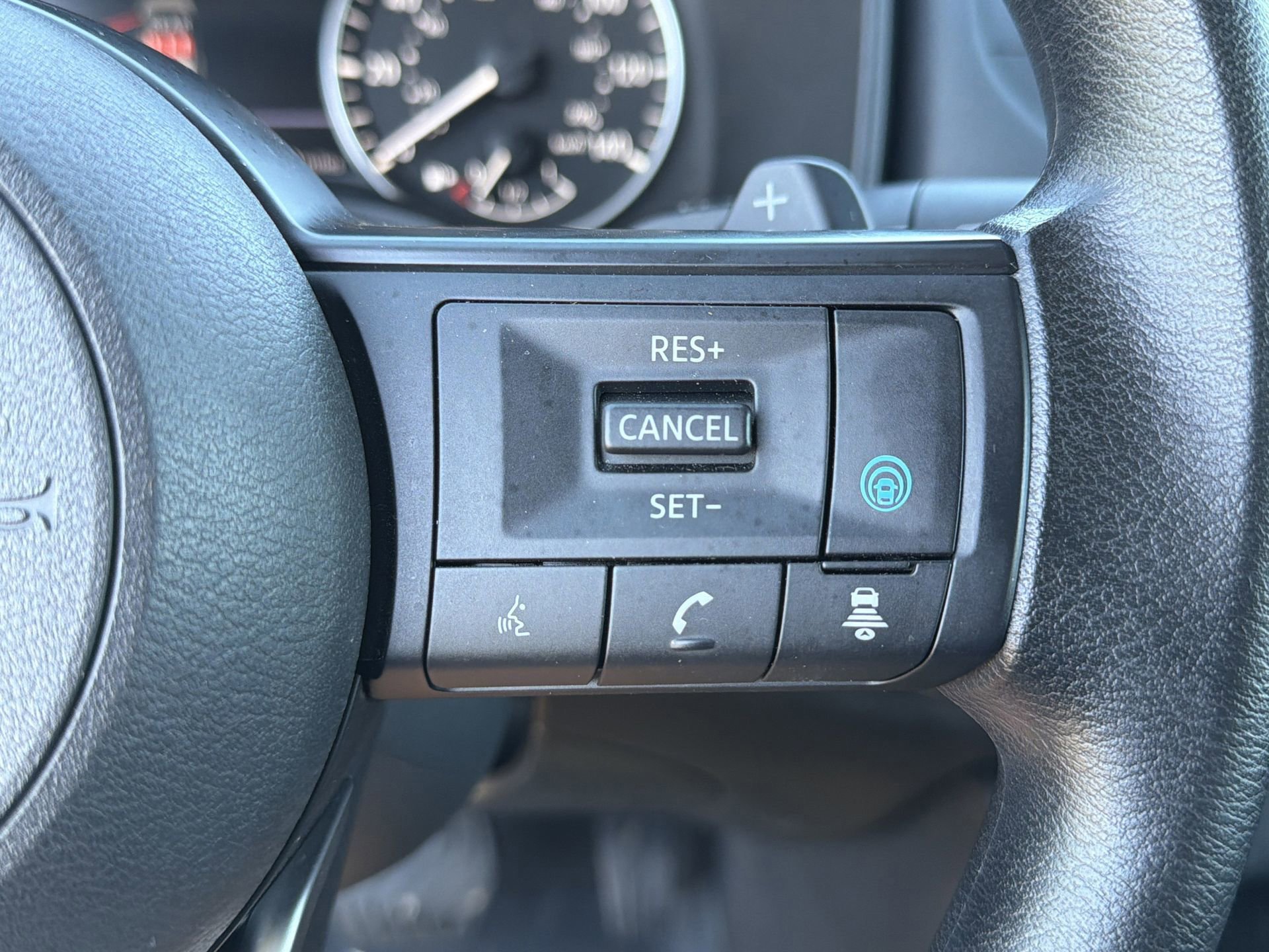 Used 2024 Nissan Rogue SV image 19