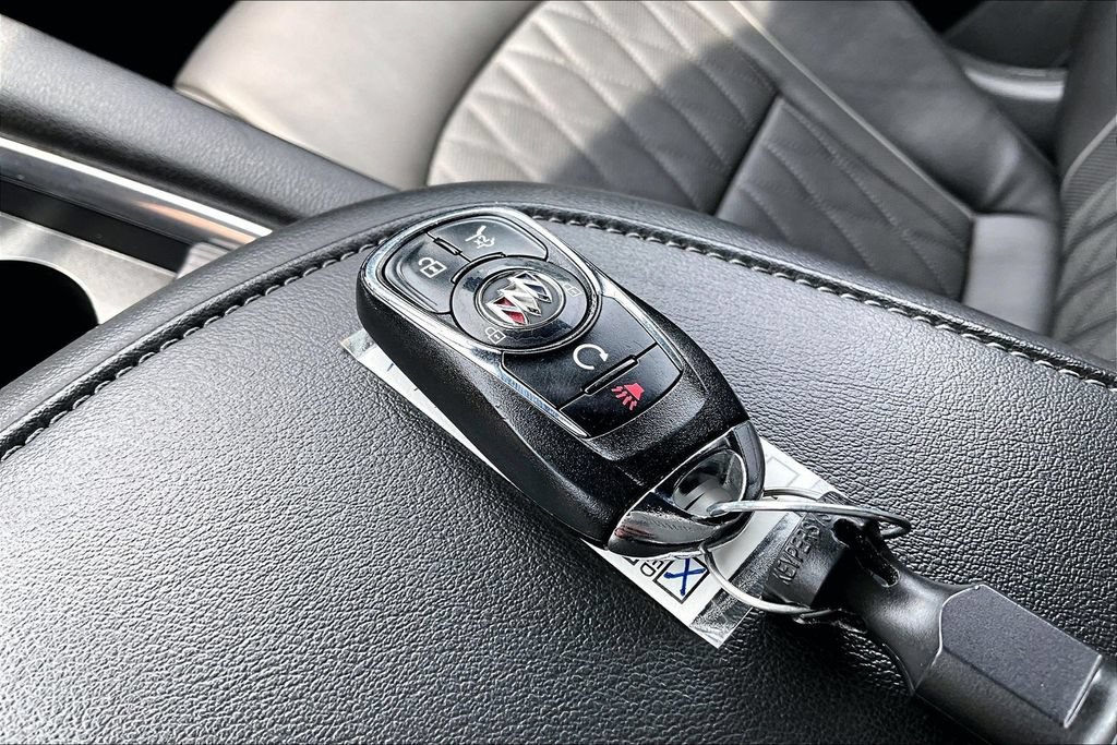 Used 2023 Buick Enclave Avenir w/ Avenir Technology Package AWD/4WD image 11