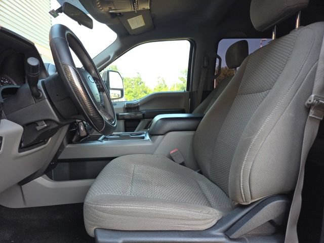 Certified 2019 Ford F250 XLT w/ XLT Premium Package AWD/4WD image 26