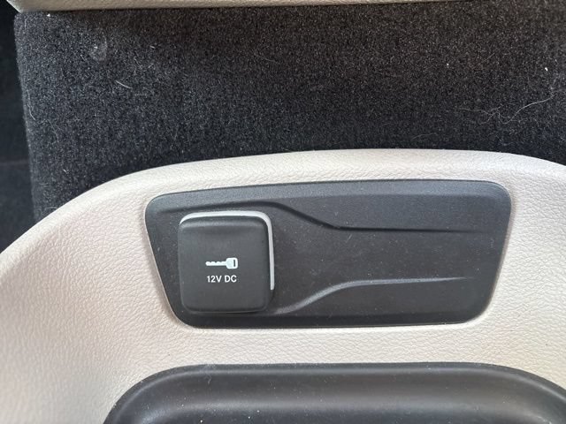 Used 2023 Chrysler Pacifica Touring-L FWD image 19