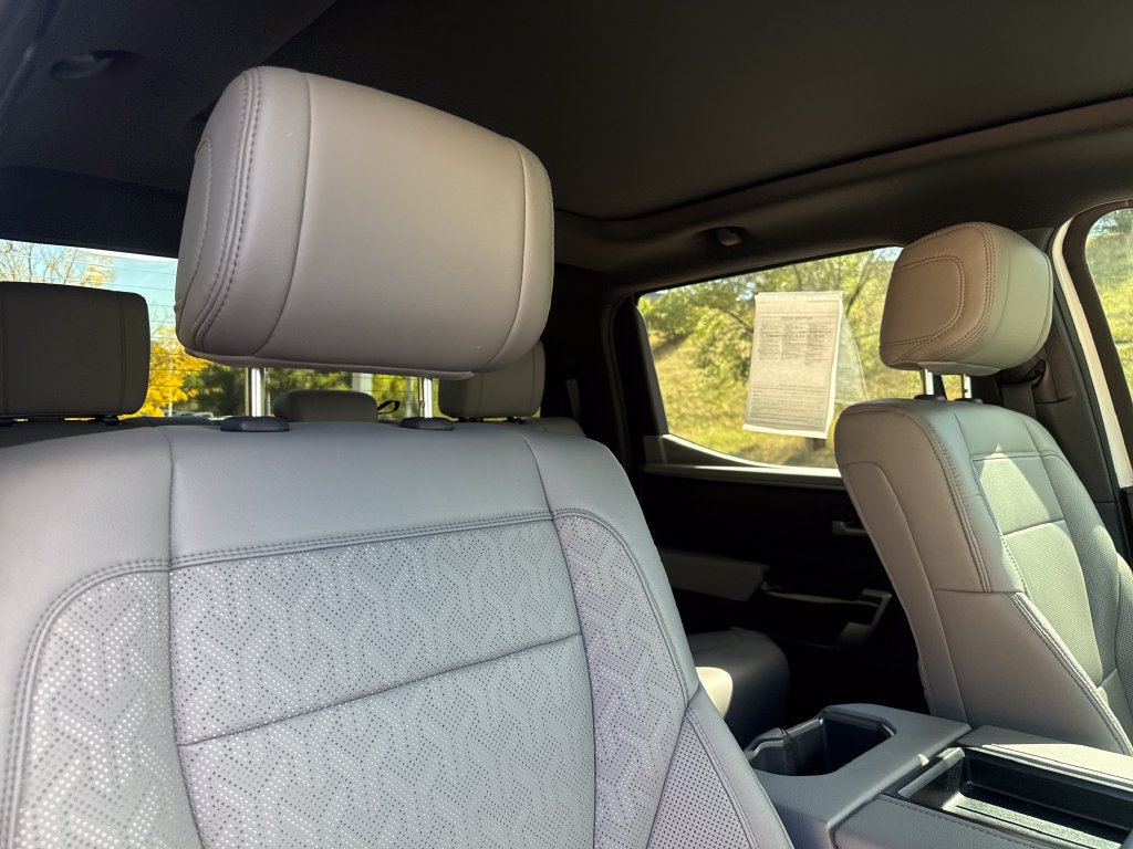 Used 2025 Toyota Tundra Limited AWD/4WD image 30