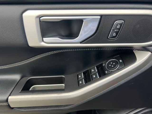 Certified 2022 Ford Explorer XLT w/ Equipment Group 202A image 12