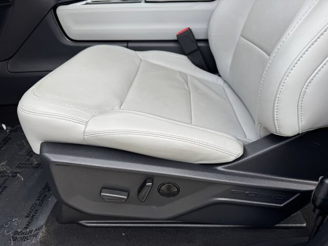 Certified 2025 Ford Expedition Platinum w/ Driver's Package AWD/4WD image 15