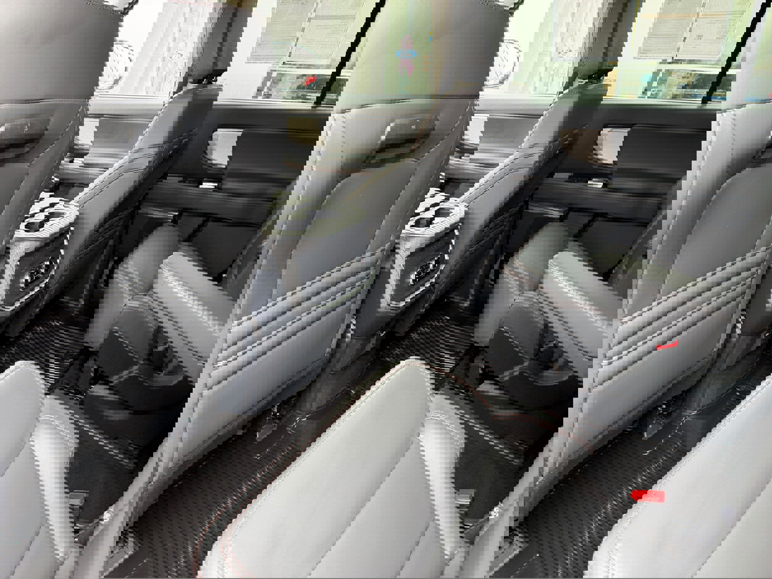 Certified 2025 Ford Expedition Active image 18