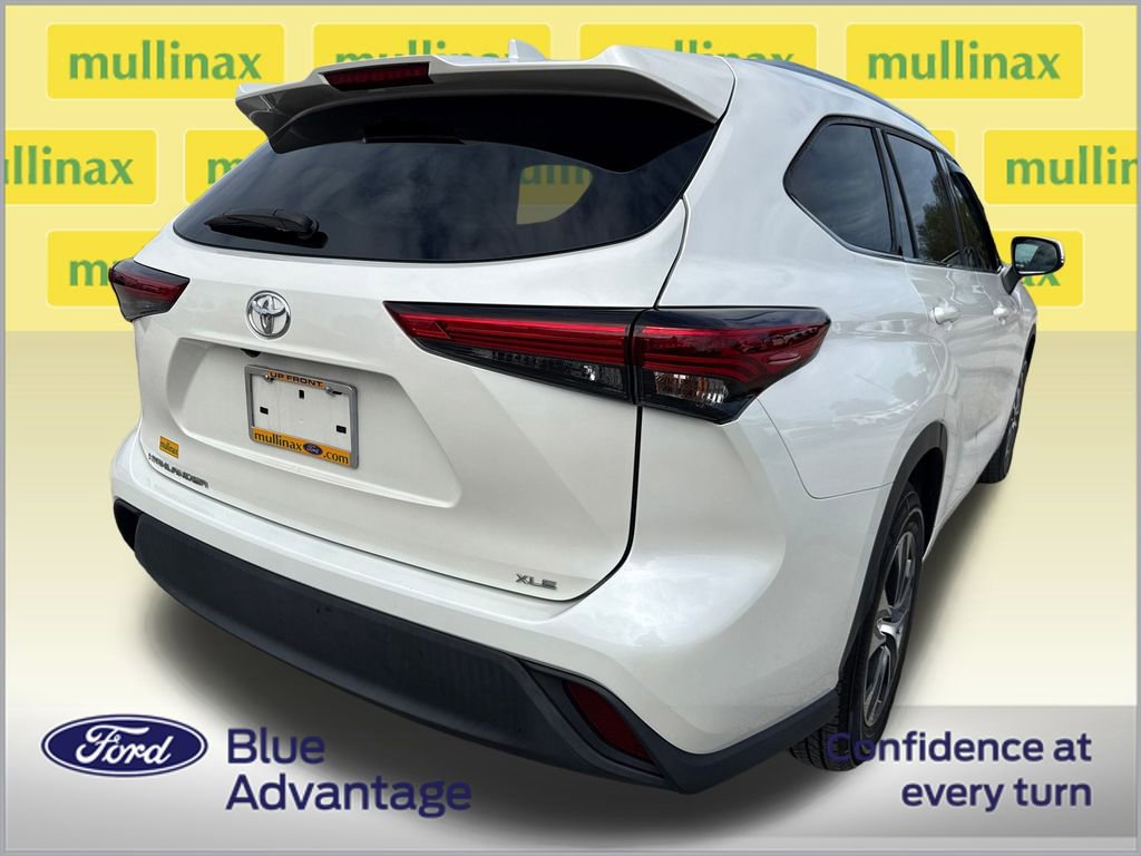 Used 2021 Toyota Highlander XLE image 4