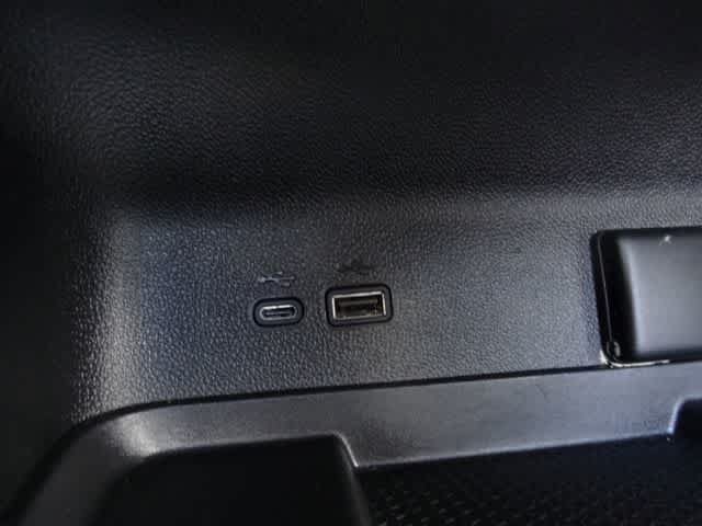 Used 2024 Chevrolet Traverse LT w/ Midnight/Sport Edition FWD image 34