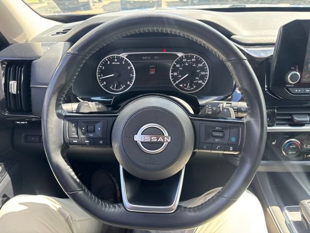 Used 2022 Nissan Pathfinder SV AWD/4WD image 10