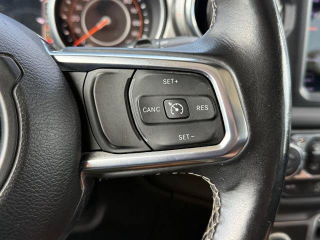 Used 2018 Jeep Wrangler Unlimited Sahara AWD/4WD image 16