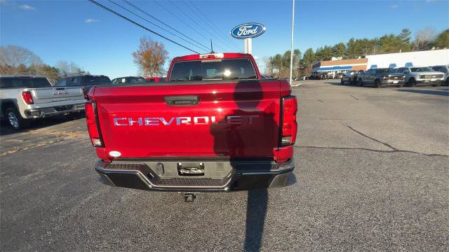 Used 2024 Chevrolet Colorado Z71 w/ Z71 Convenience Package 2 image 18