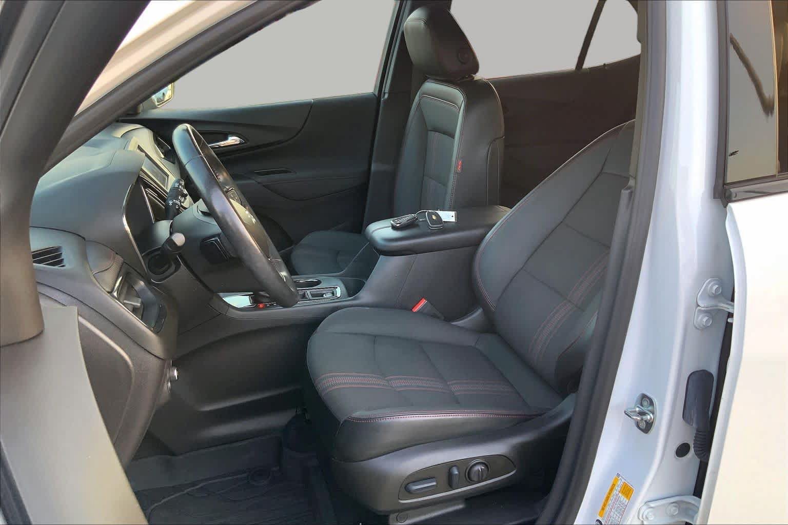 Used 2022 Chevrolet Equinox RS w/ LPO, Floor Liner Package FWD image 8