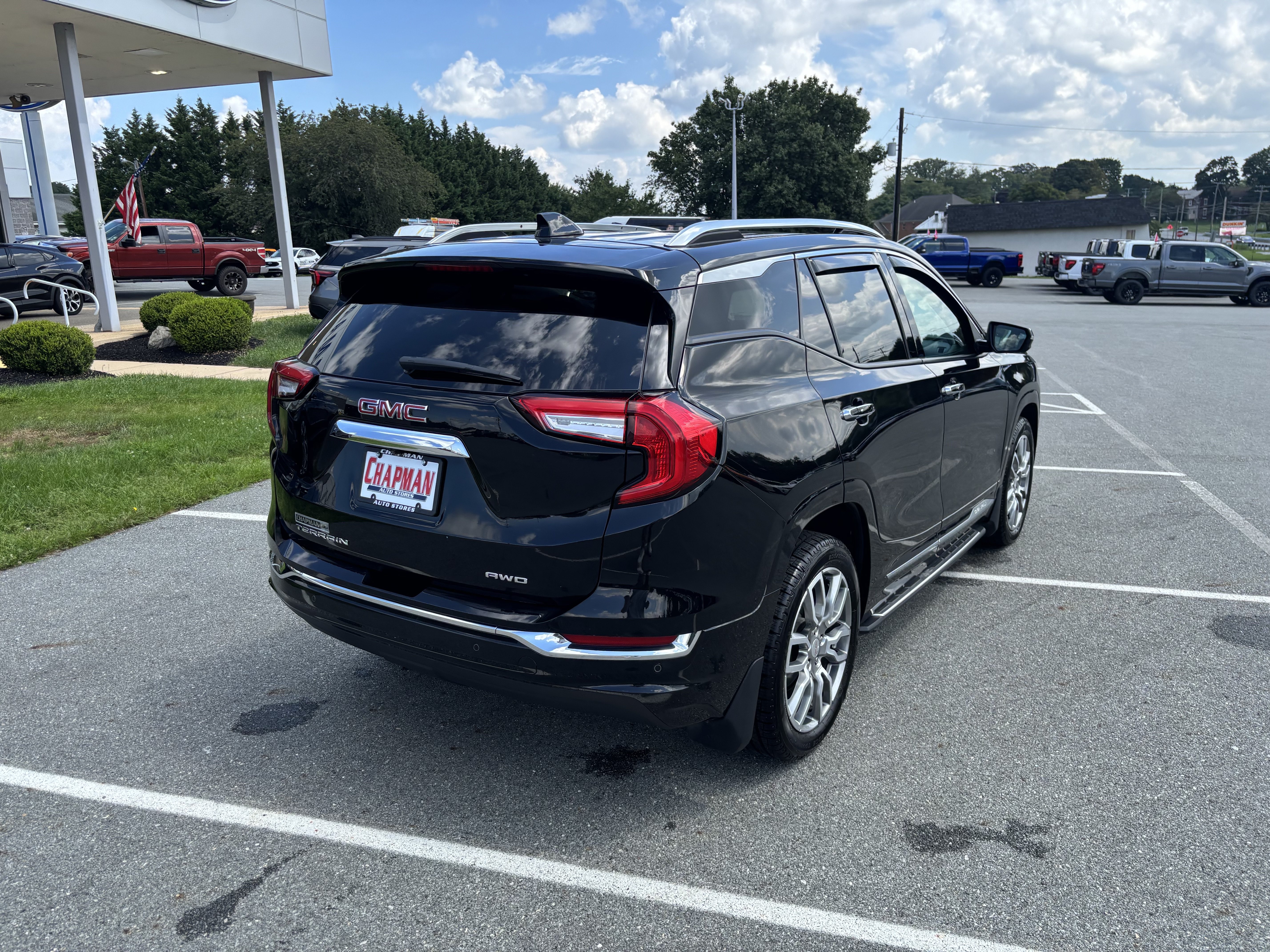 Used 2022 GMC Terrain Denali w/ LPO, 'HIT The Road' Package AWD/4WD image 7