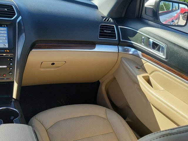 Certified 2017 Ford Explorer Limited w/ Equipment Group 301A image 31
