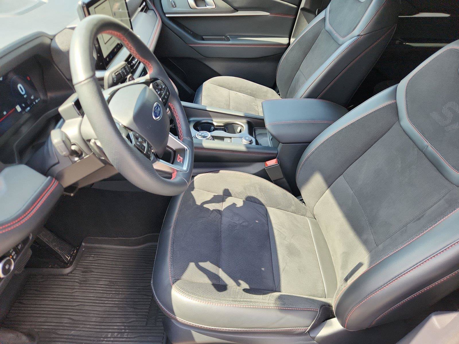 Certified 2025 Ford Explorer ST AWD/4WD image 10