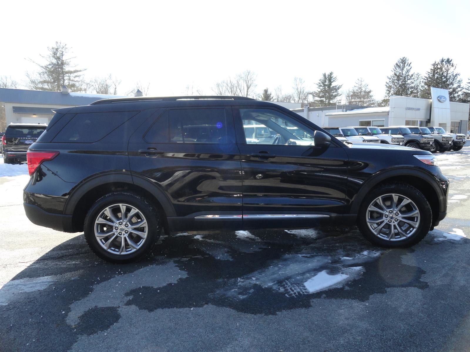 Certified 2020 Ford Explorer XLT w/ Equipment Group 202A image 6