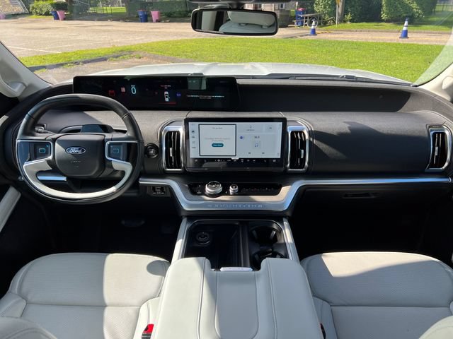 Certified 2025 Ford Expedition Max Platinum AWD/4WD image 38
