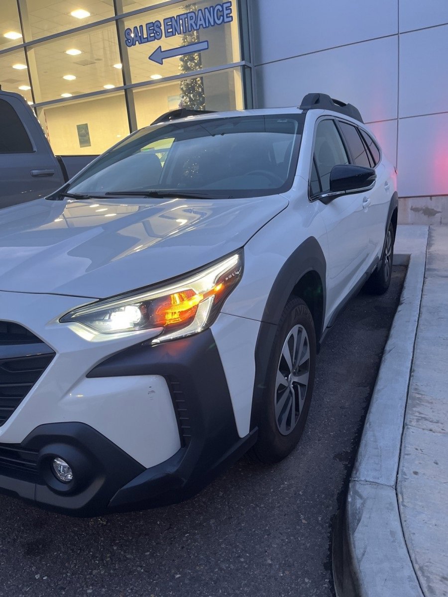 Used 2024 Subaru Outback Premium image 2