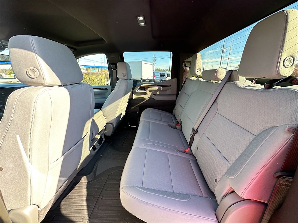 Used 2025 GMC Sierra 1500 SLE image 8
