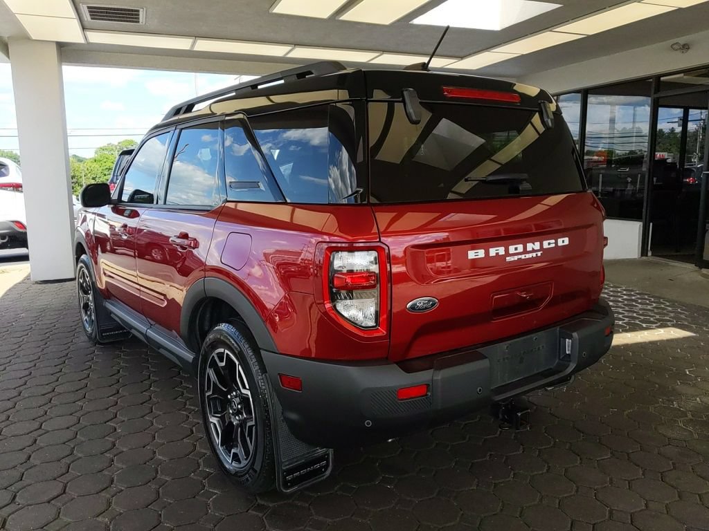 Certified 2025 Ford Bronco Sport Outer Banks AWD/4WD image 8