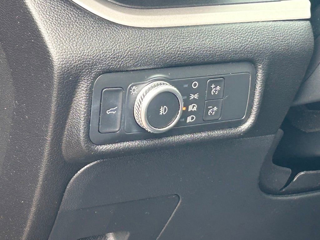 Certified 2022 Ford Explorer XLT w/ Equipment Group 202A image 37