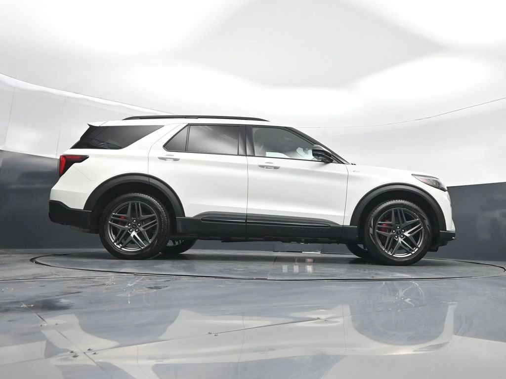 Certified 2025 Ford Explorer ST-Line w/ ST-Line Street Pack AWD/4WD image 44