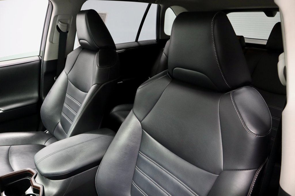 Used 2019 Toyota RAV4 Limited w/ Advanced Technology Package image 29