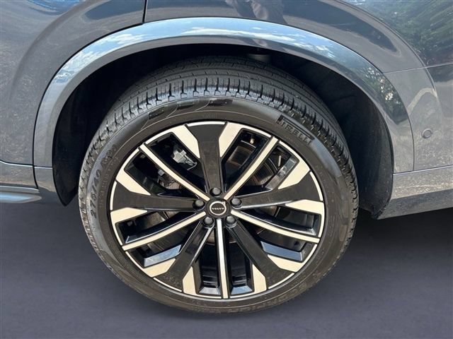 Used 2025 Volvo XC90 B5 Plus AWD/4WD image 12