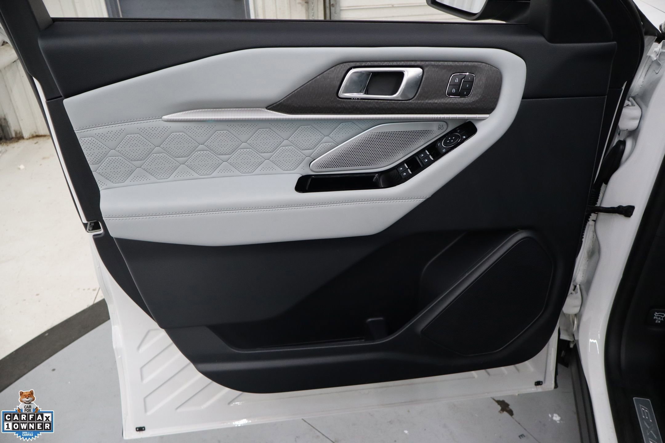 Certified 2025 Ford Explorer Platinum w/ Ultimate Package image 14