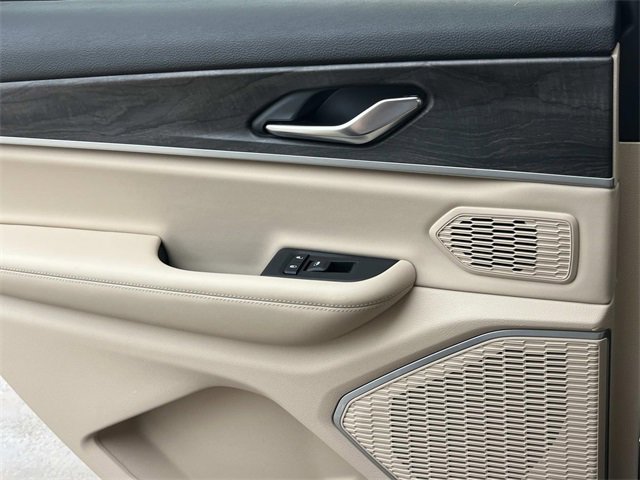 Used 2021 Jeep Grand Cherokee L Limited image 19