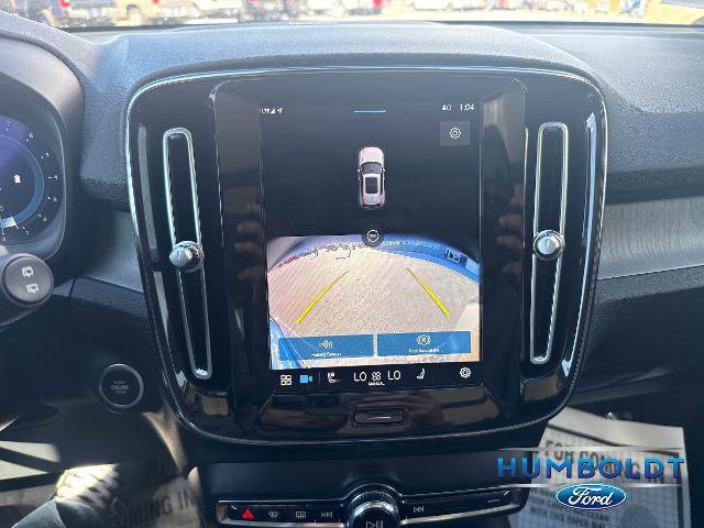 Used 2024 Volvo XC40 B5 Ultimate w/ Protection Package Premier image 19