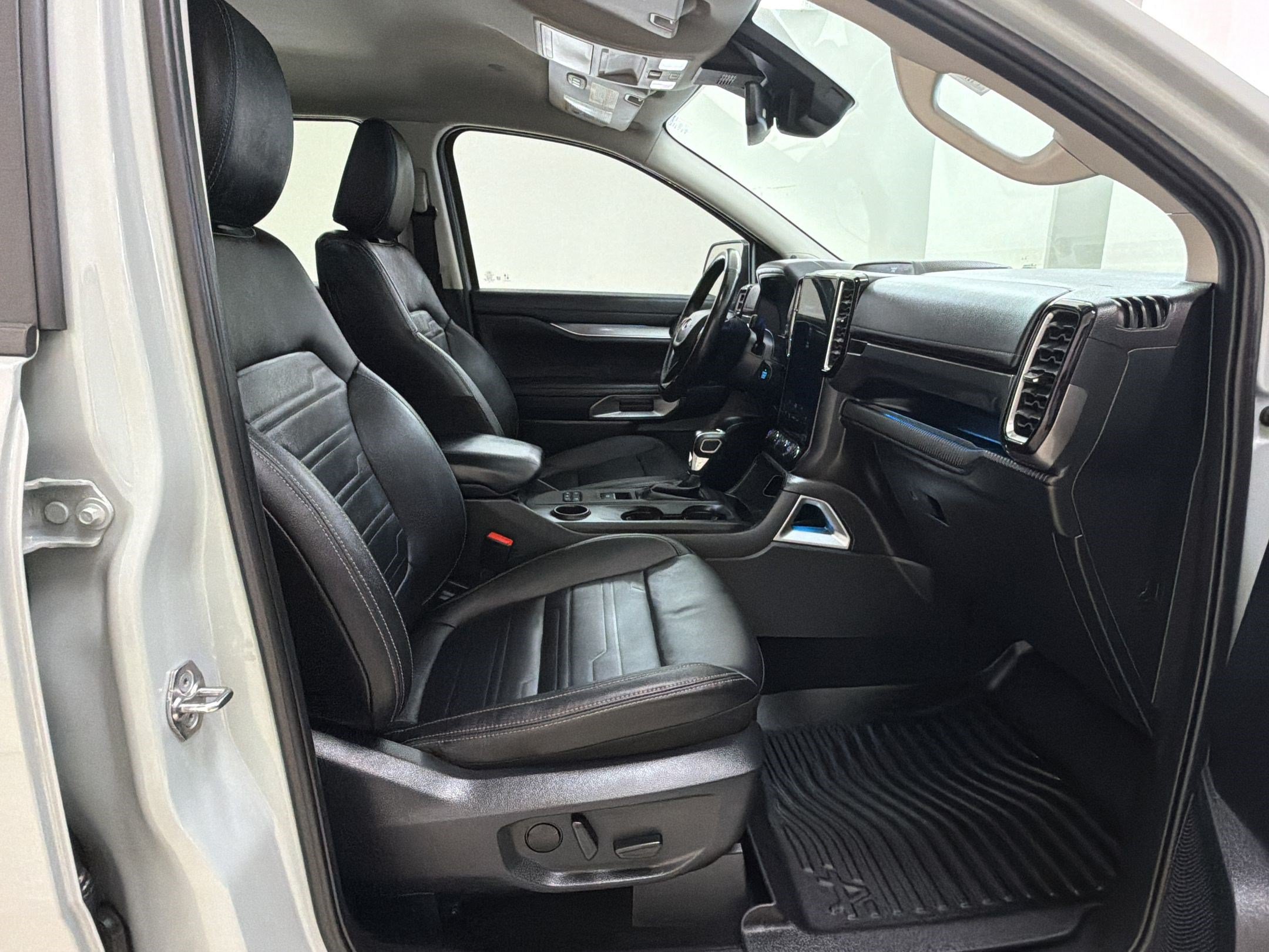 Certified 2024 Ford Ranger Lariat RWD image 24