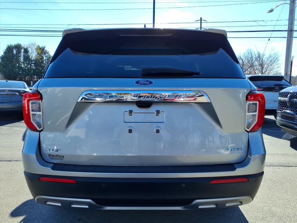 Certified 2023 Ford Explorer XLT w/ Equipment Group 202A image 4