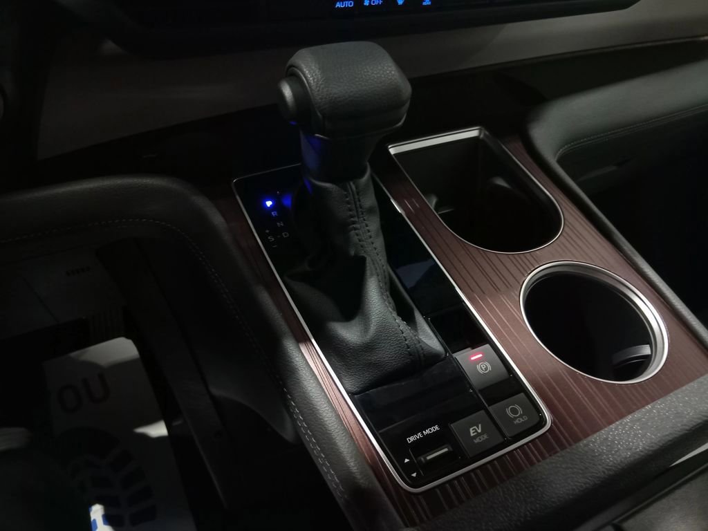 Used 2023 Toyota Sienna LE image 22