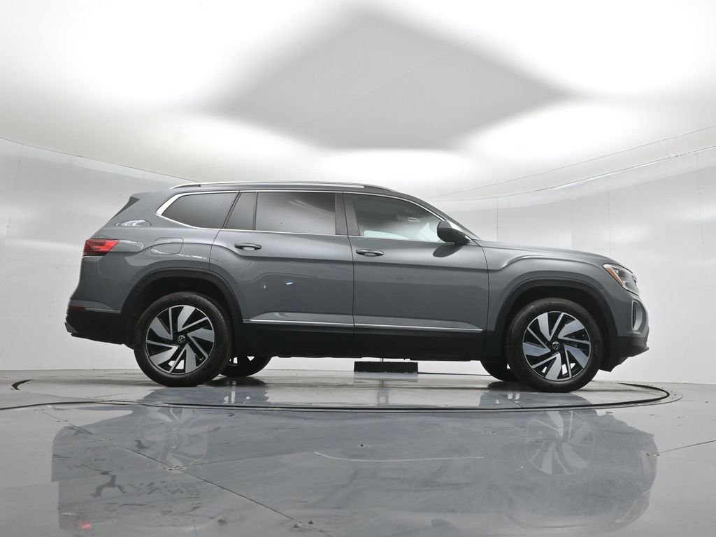 Used 2025 Volkswagen Atlas SEL AWD/4WD image 12