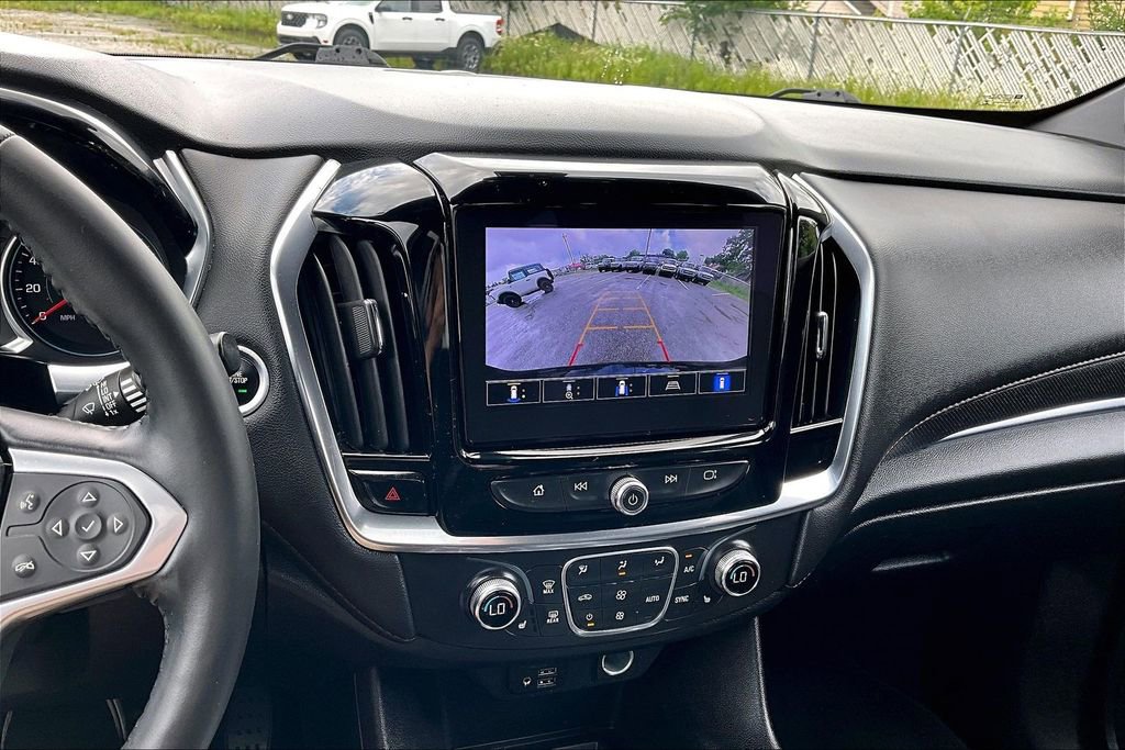 Used 2022 Chevrolet Traverse RS FWD image 21