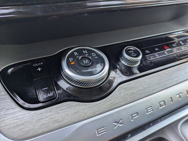 Certified 2025 Ford Expedition Platinum AWD/4WD image 11
