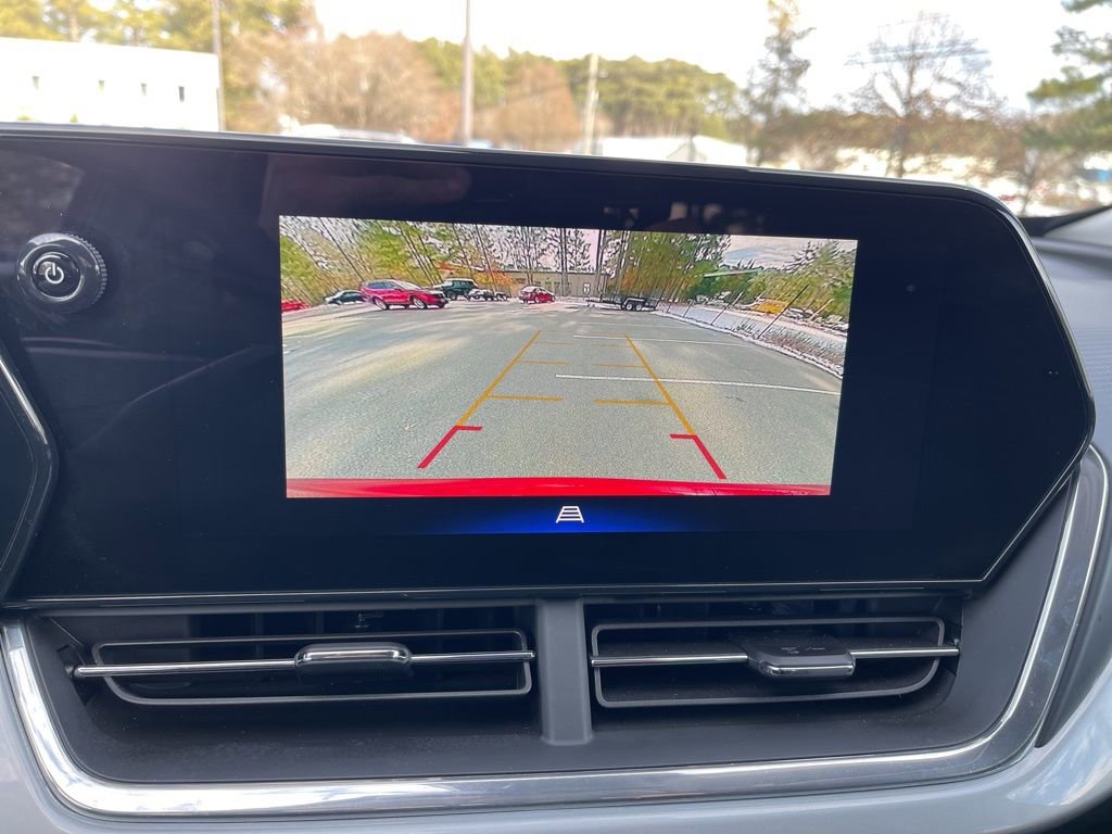 Used 2025 Chevrolet Trax LT image 11