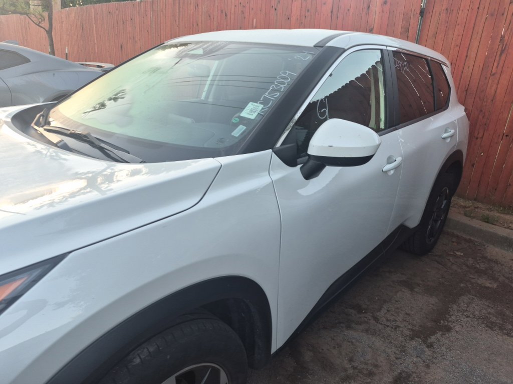 Used 2024 Nissan Rogue SV AWD/4WD image 6