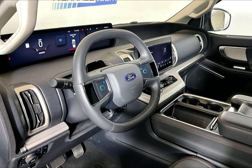 Certified 2025 Ford Expedition Active AWD/4WD image 10