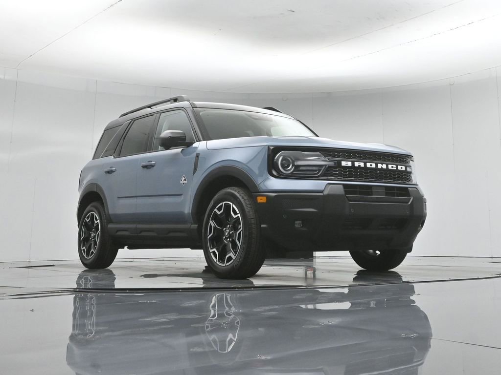 Certified 2025 Ford Bronco Sport Outer Banks w/ Outer Banks Tech Package+ AWD/4WD image 49