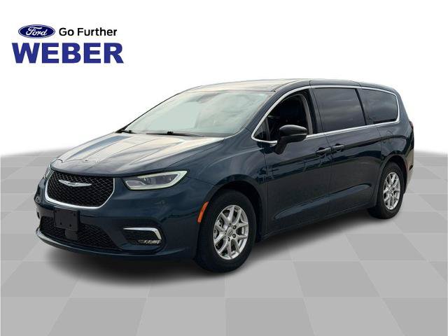 Used 2024 Chrysler Pacifica Touring-L