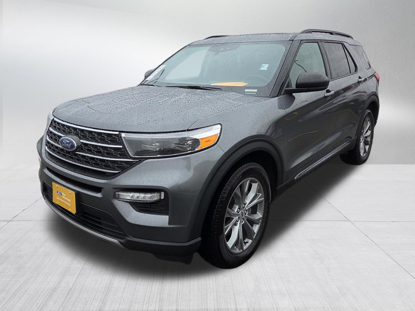 Certified 2022 Ford Explorer XLT w/ Equipment Group 202A AWD/4WD image 3