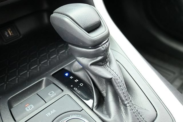 Used 2025 Toyota RAV4 XLE AWD/4WD image 23