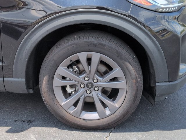 Certified 2025 Ford Explorer Active w/ Active Comfort Package AWD/4WD image 11