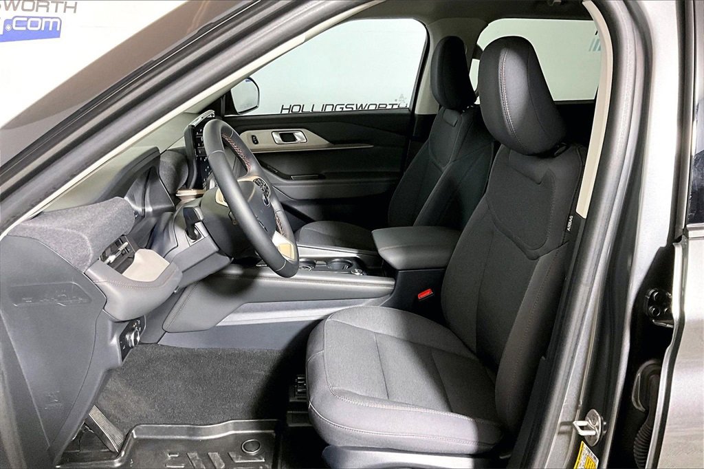 Certified 2025 Ford Explorer Active image 20
