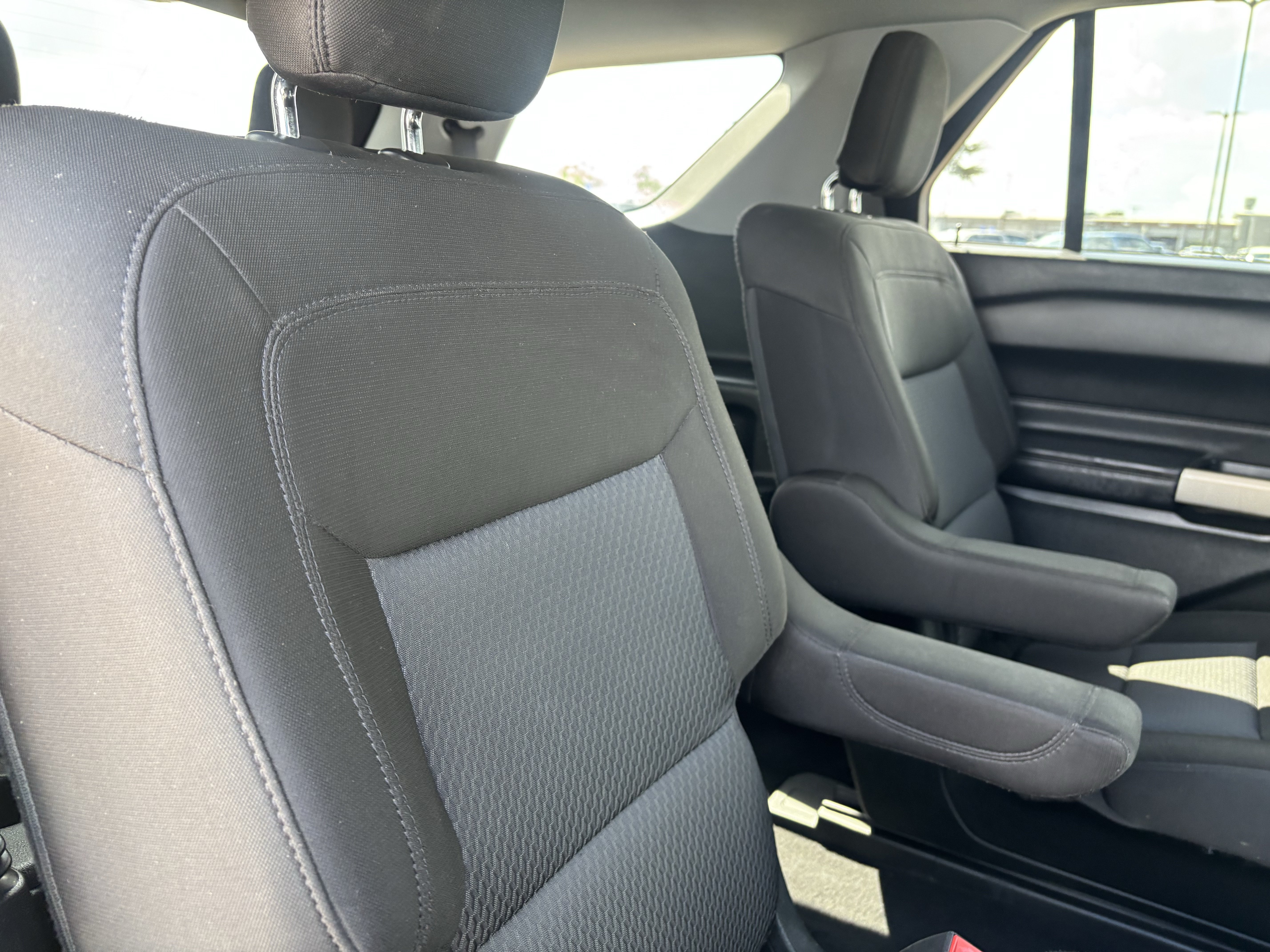 Certified 2022 Ford Explorer XLT RWD image 21
