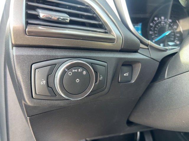 Certified 2018 Ford Fusion SE w/ Fusion SE Technology Package image 9