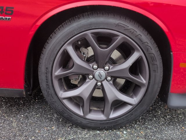 Used 2019 Dodge Challenger R/T RWD image 11