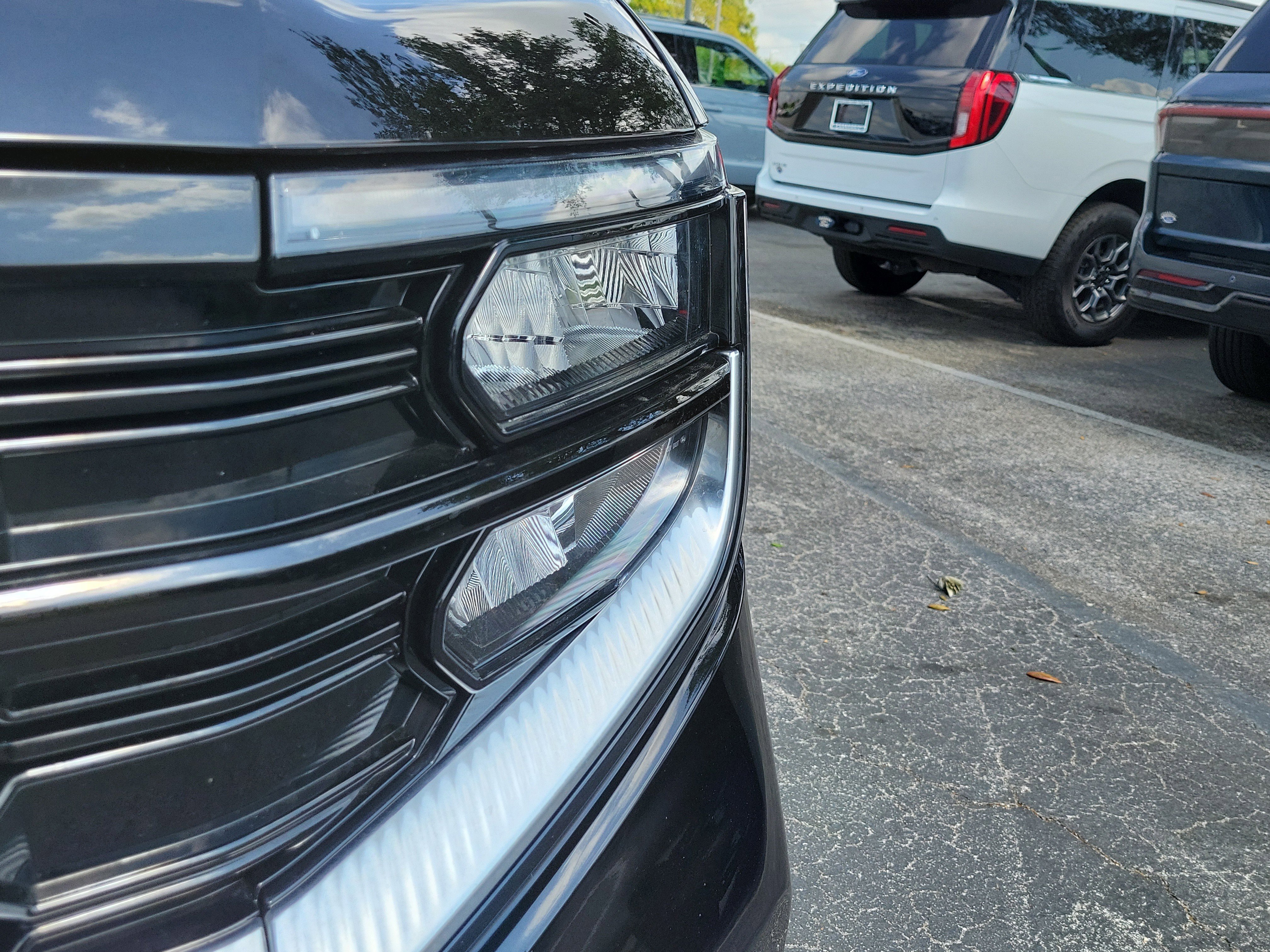 Certified 2025 Ford Expedition Platinum image 6