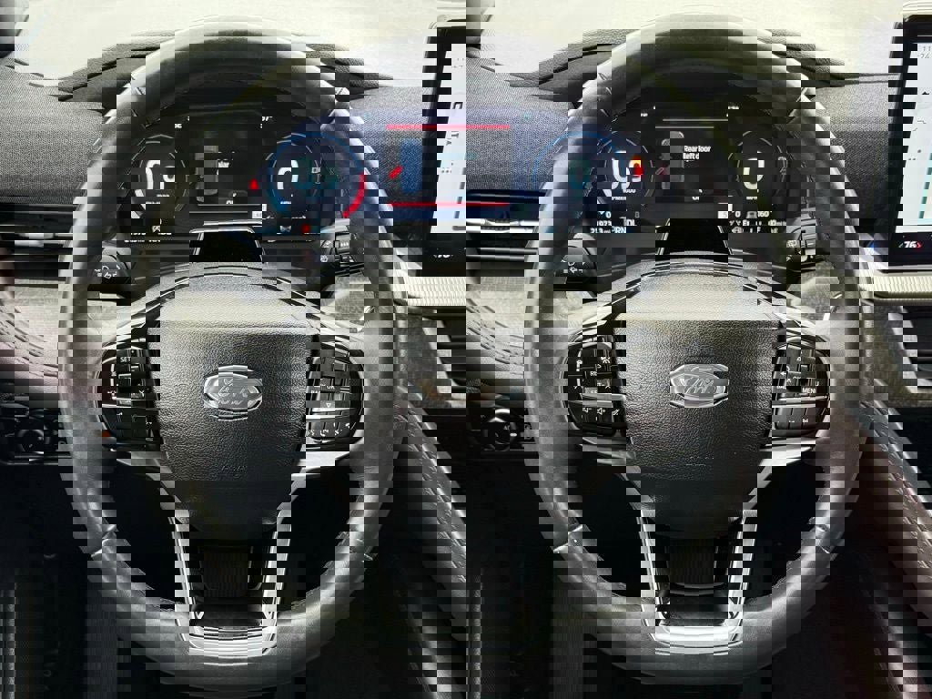 Certified 2025 Ford Explorer Platinum image 15