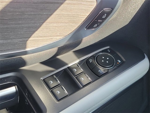 Certified 2025 Ford Expedition Platinum w/ Platinum Ultimate Package image 17